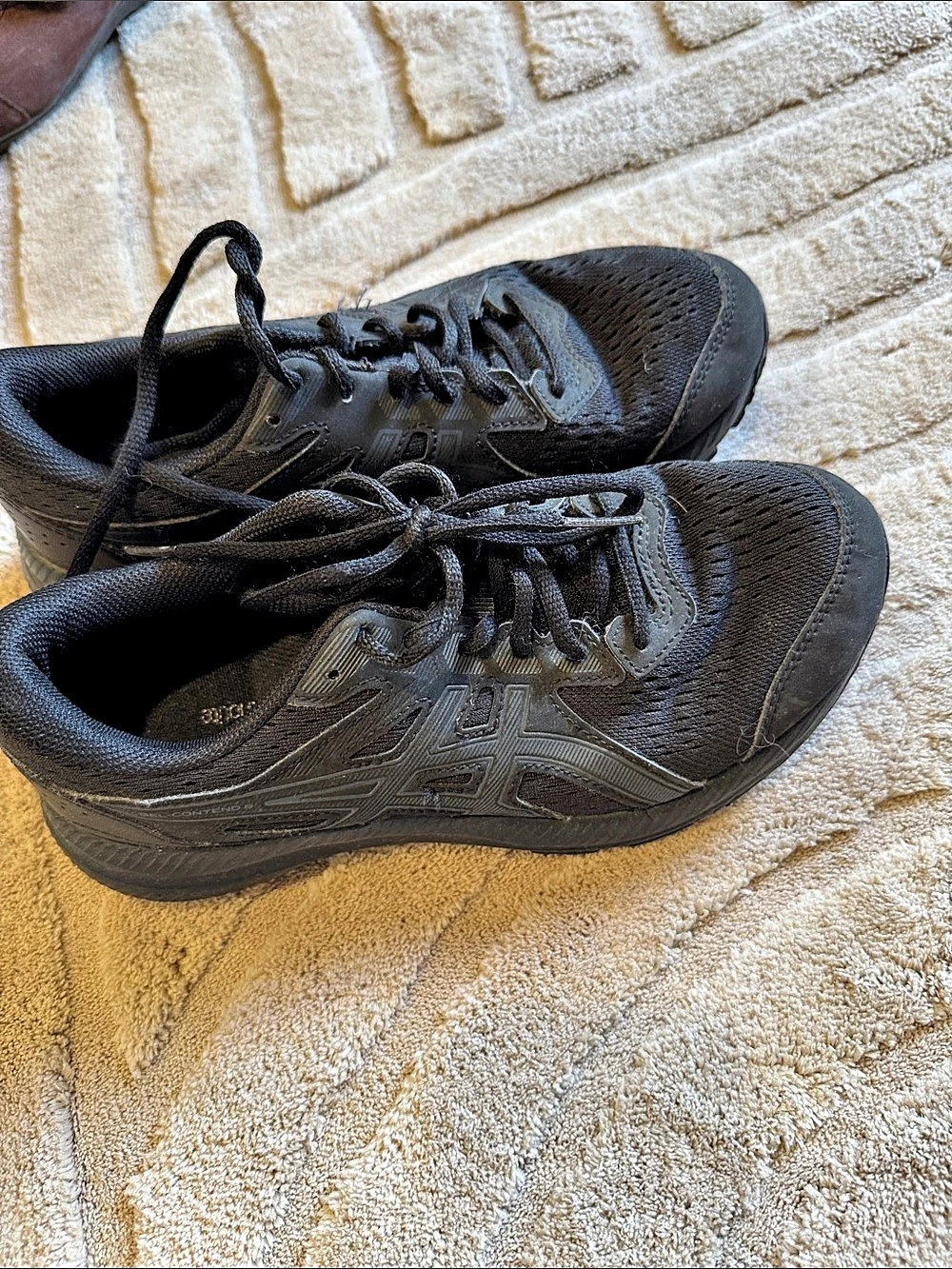 ASICS Black Athletic Shoes US 6.5